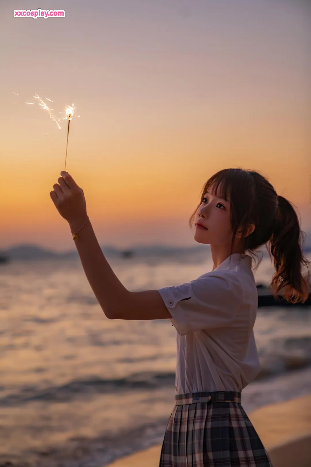 Sakurameow No.112: Chasing the Sea